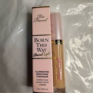Too Faced Born this way Ethereal Light Concealer - Graham Cracker